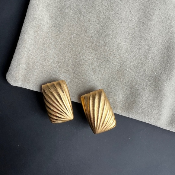 Vendome Gold Shell Clip-On Earrings - Picture 4 of 6